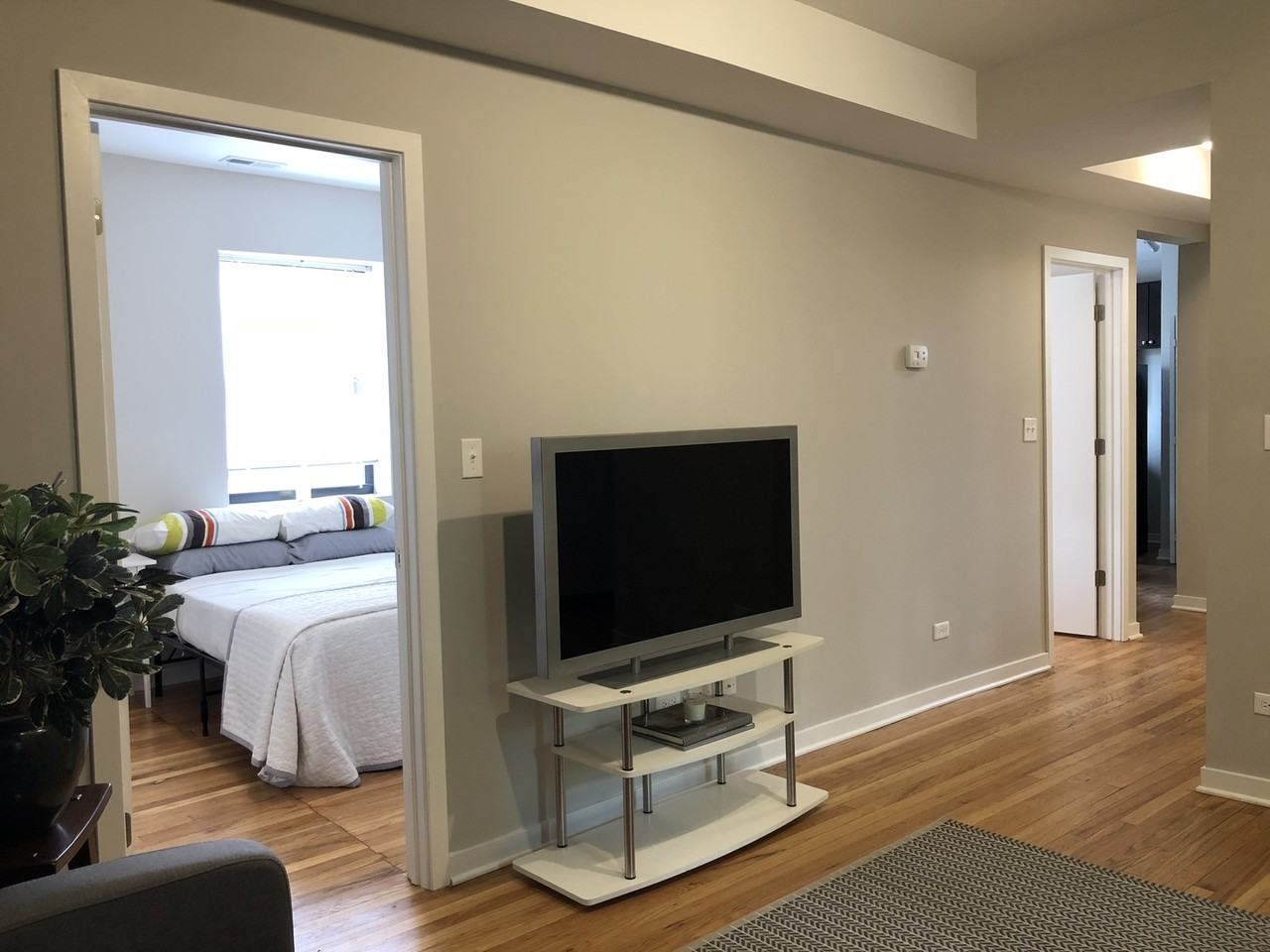 4817 N Christiana Ave #1E - Photo 4 of 11