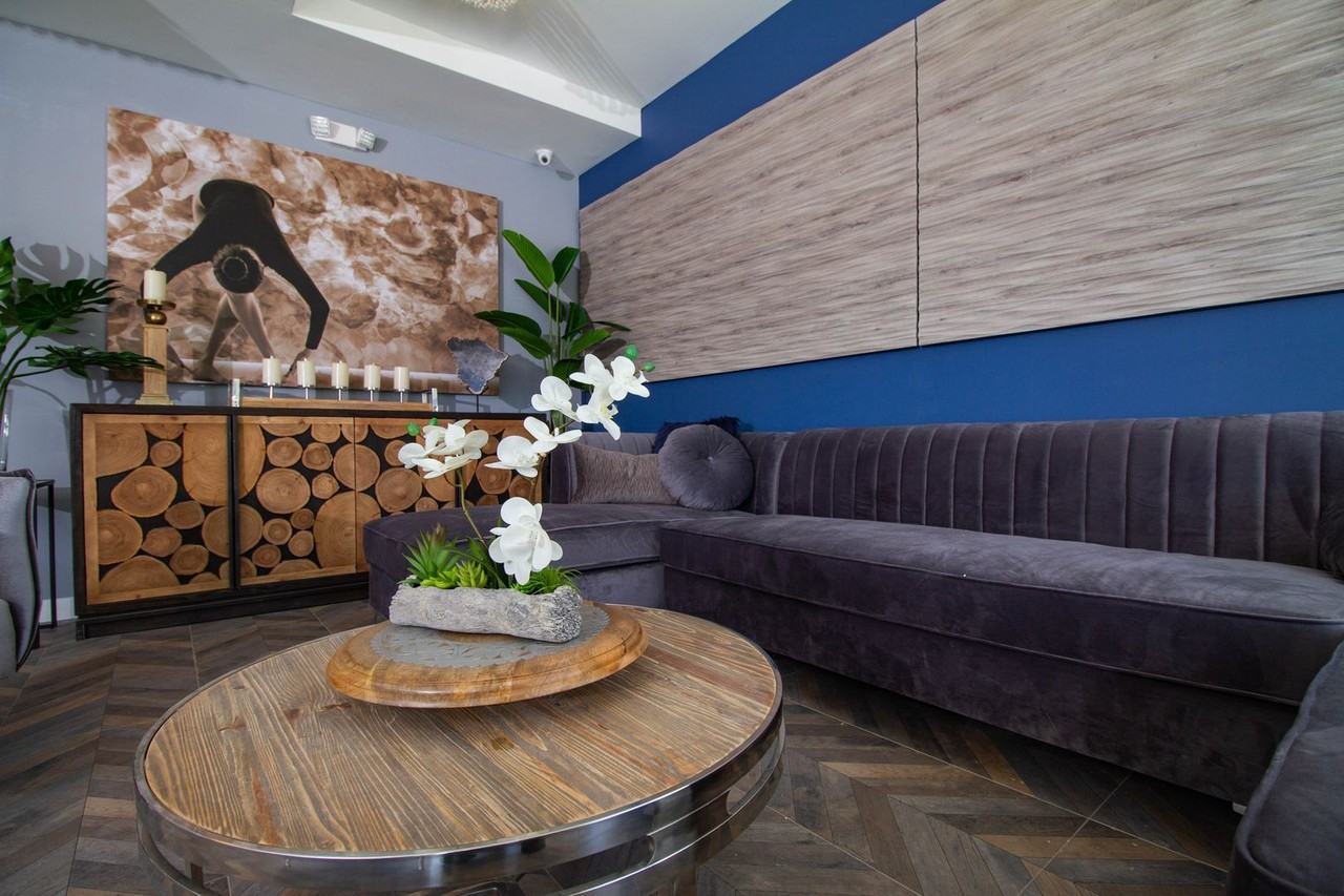 The Ivy at NOHO - Photo 6 of 21