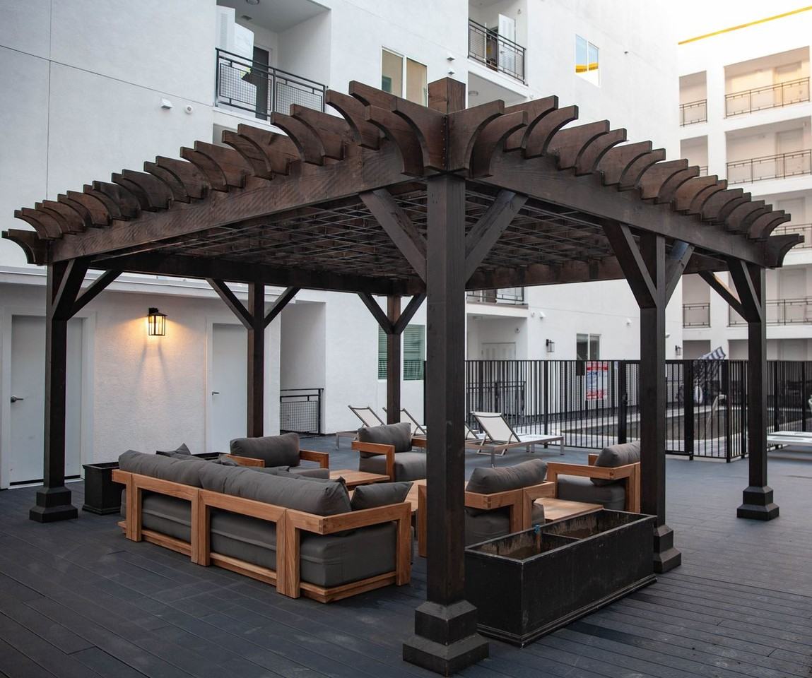 The Ivy at NOHO - Photo 7 of 21
