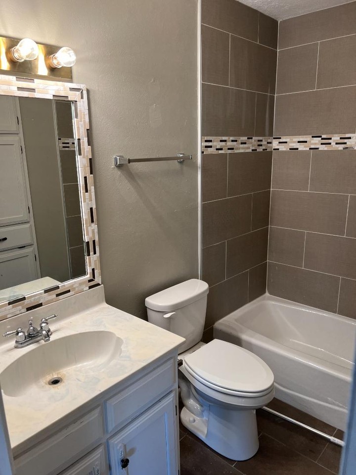 151 Susan Street - Photo 7 of 10
