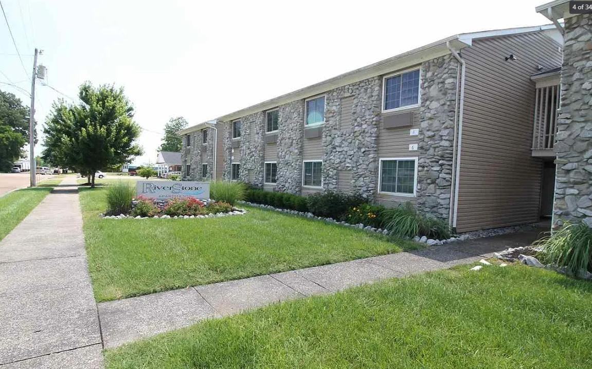 430 Adams St - Photo 3 of 4