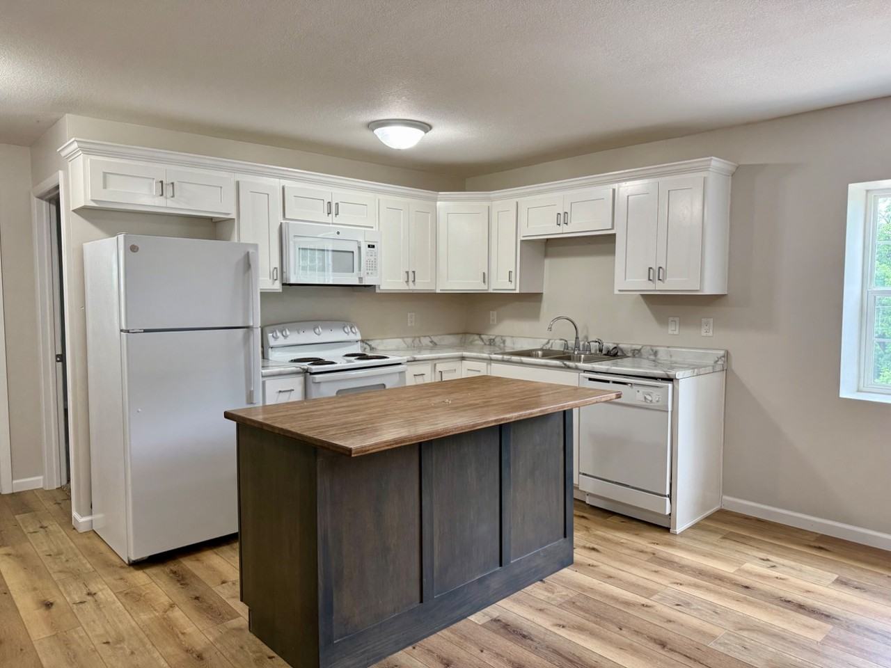 Highway 103 - Photo 2 of 8