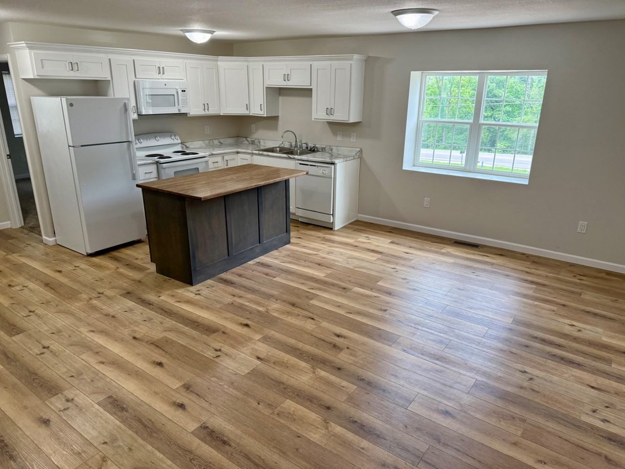 Highway 103 - Photo 3 of 8