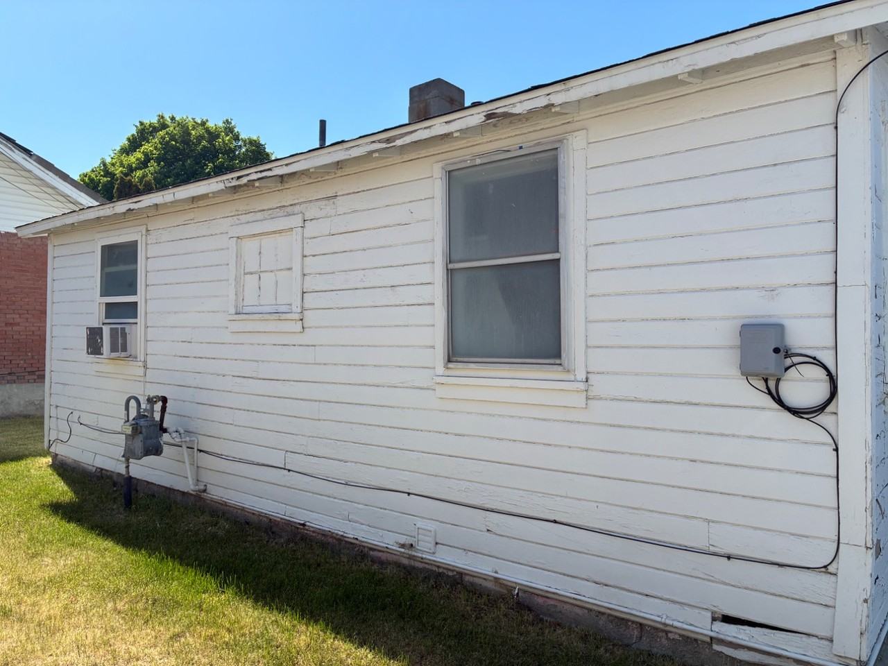 1312 Hansen Ave - Photo 3 of 9