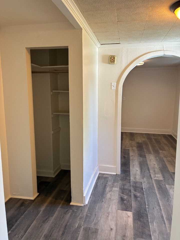 1312 Hansen Ave - Photo 5 of 11