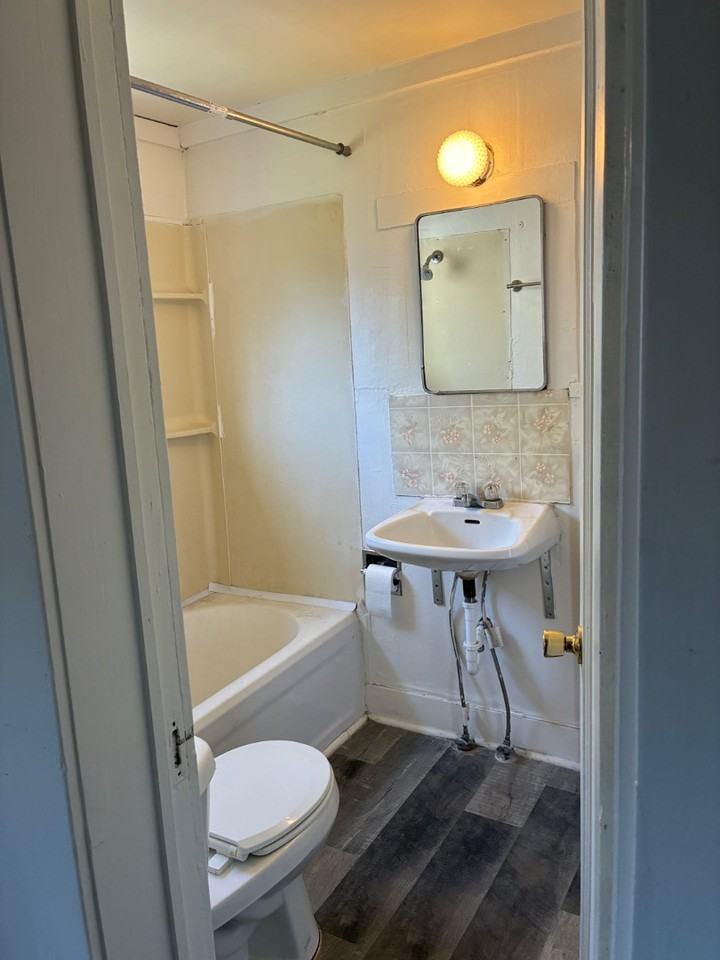 1312 Hansen Ave - Photo 6 of 11