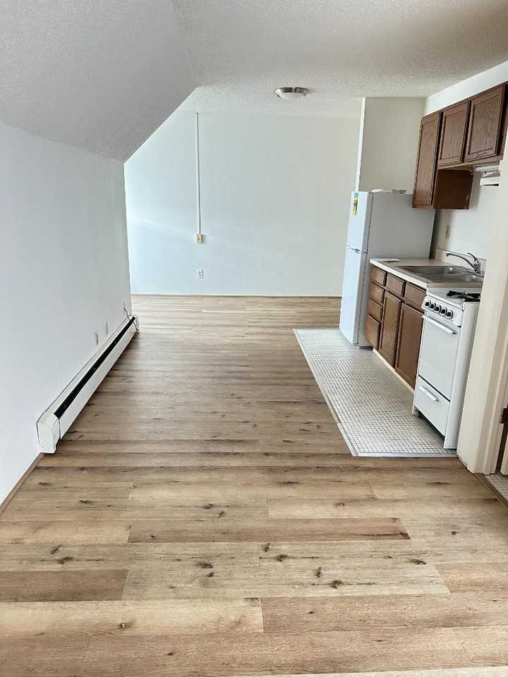 127 1/2 Welch Ave - Photo 3 of 5