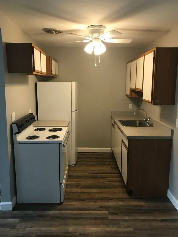 Erie Shores Apartments - Photo 7 of 12