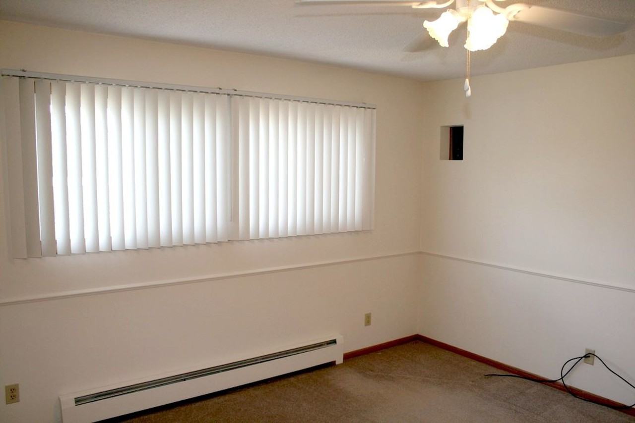 4456 Parklawn Ct Apartments - Photo 5 of 9