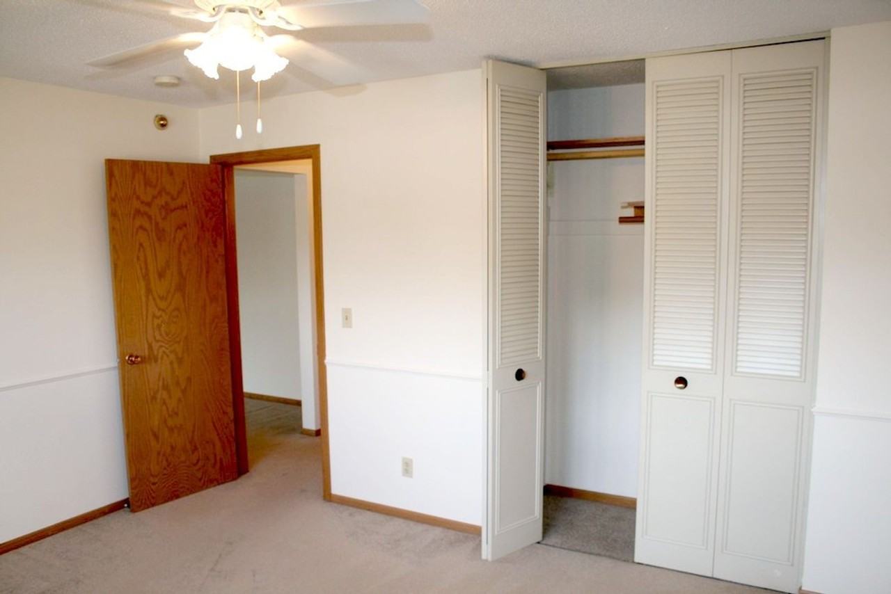 4456 Parklawn Ct Apartments - Photo 7 of 9