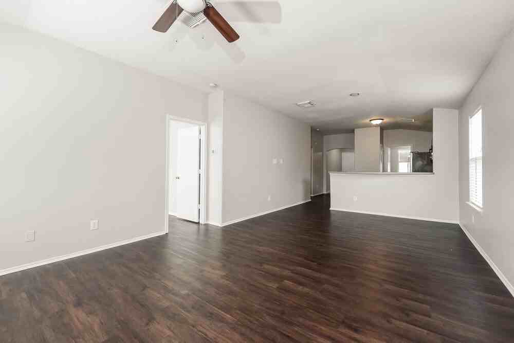 1811 Adobe Stone Dr - Photo 4 of 16