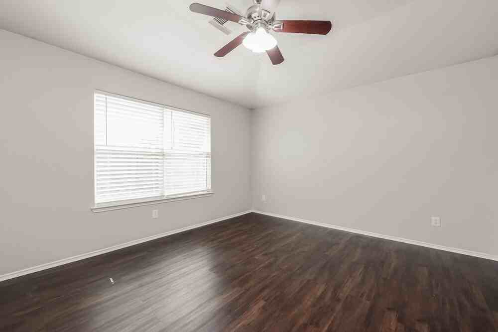 1811 Adobe Stone Dr - Photo 7 of 16