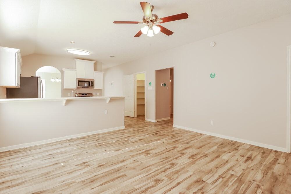 11002 Northam Dr - Photo 5 of 16