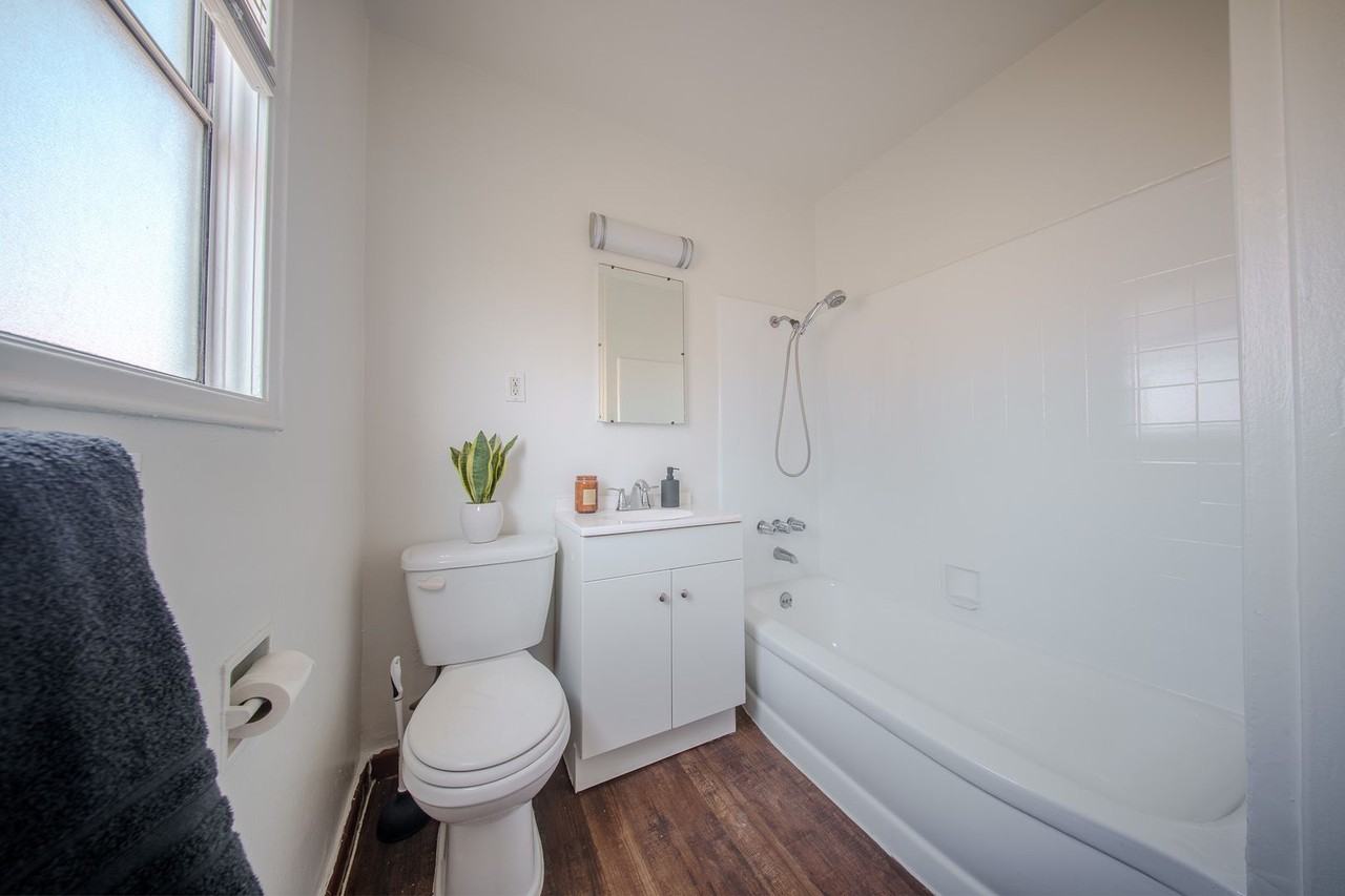 1887 Locust Ave - Photo 5 of 5