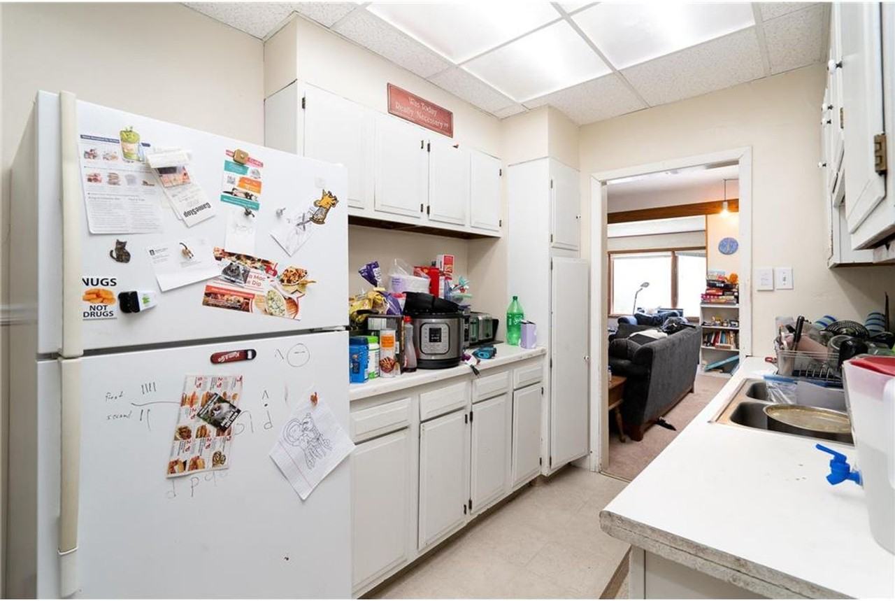 1555 Carroll Ave - Photo 5 of 17