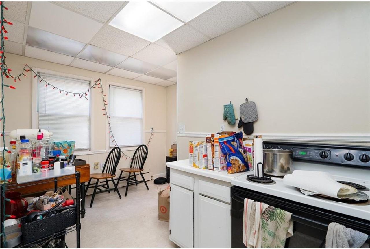 1555 Carroll Ave - Photo 6 of 17