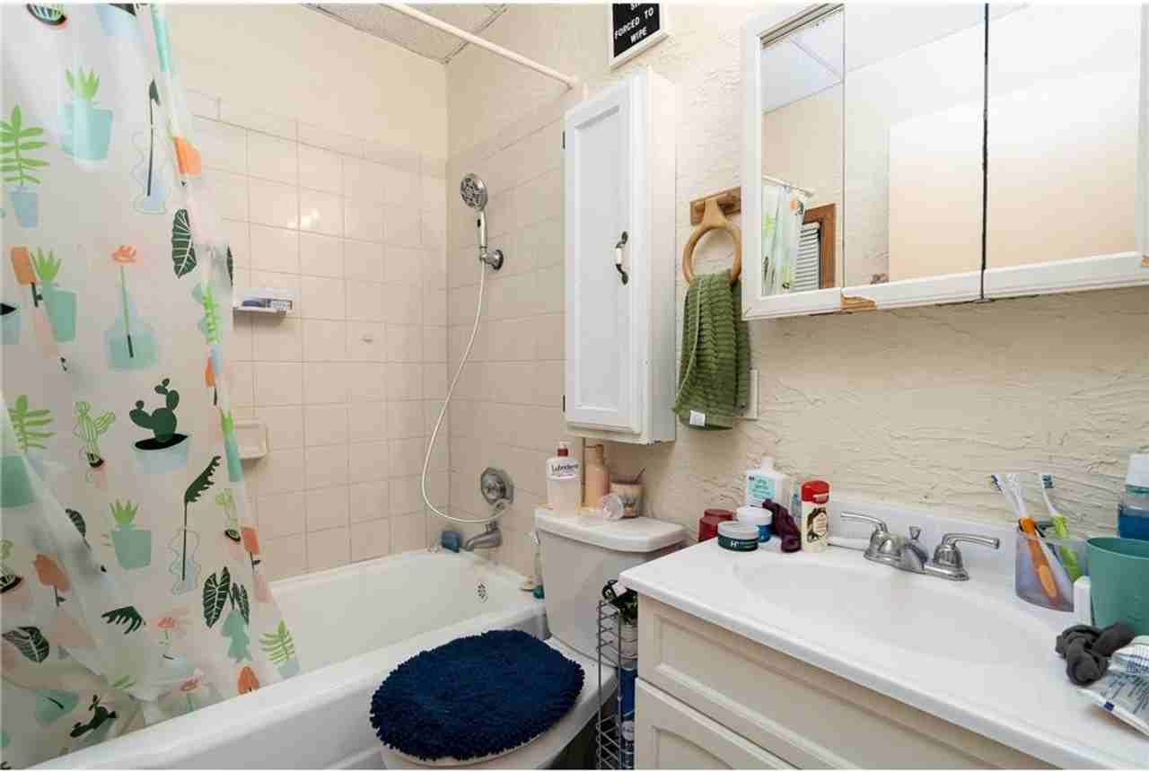 1555 Carroll Ave - Photo 7 of 17