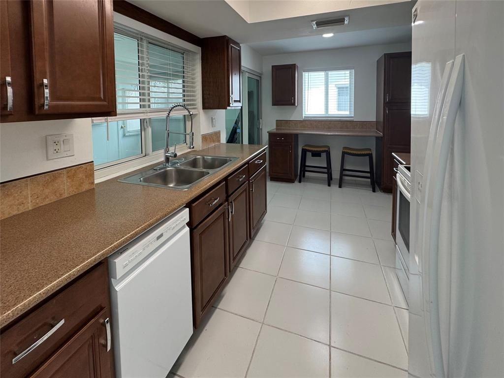 310 Leisure Blvd - Photo 2 of 6