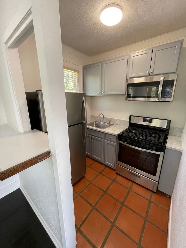 3205 Helms St. - Photo 3 of 21