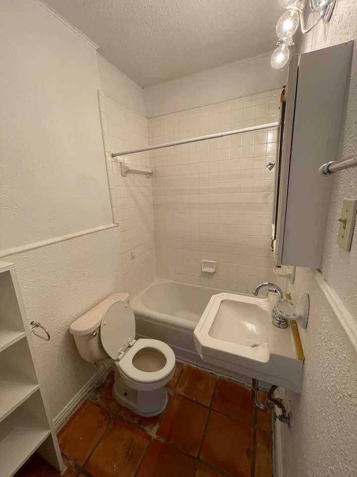 3205 Helms St. - Photo 5 of 21