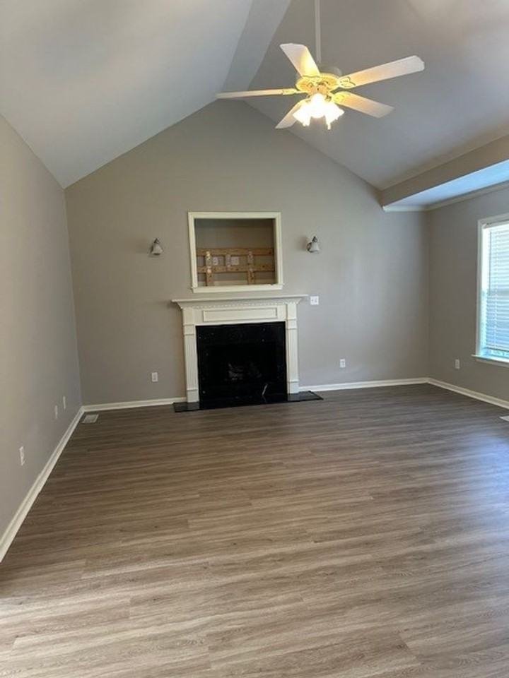 305 Towbridge Ln - Photo 5 of 24