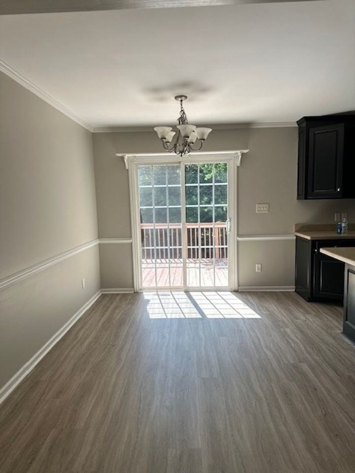 305 Towbridge Ln - Photo 7 of 24