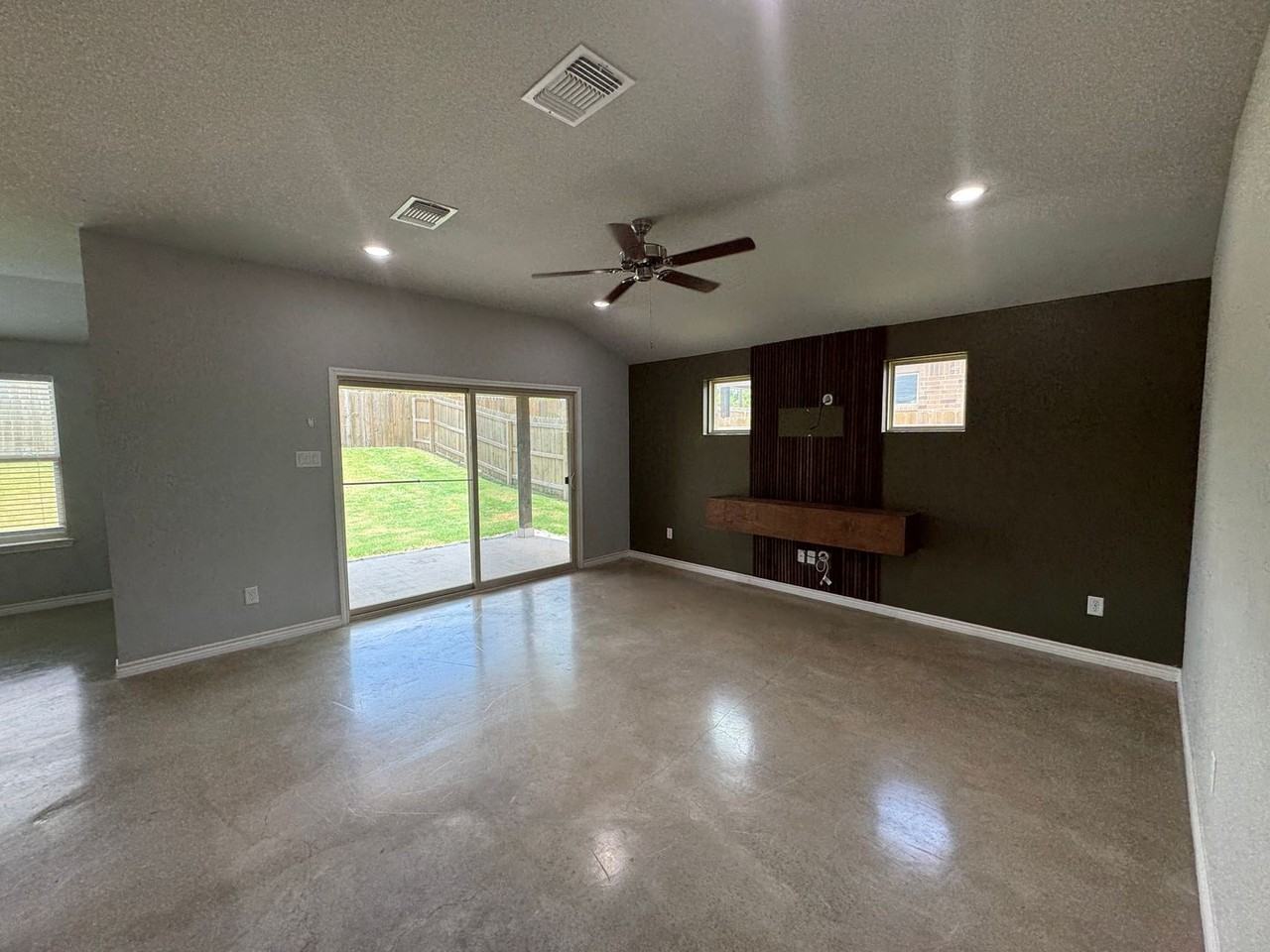 1459 Dryden Ave - Photo 6 of 39