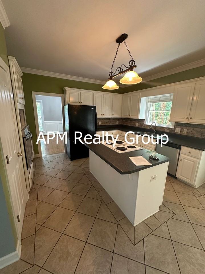 109 Rolling Creek Cir - Photo 3 of 26