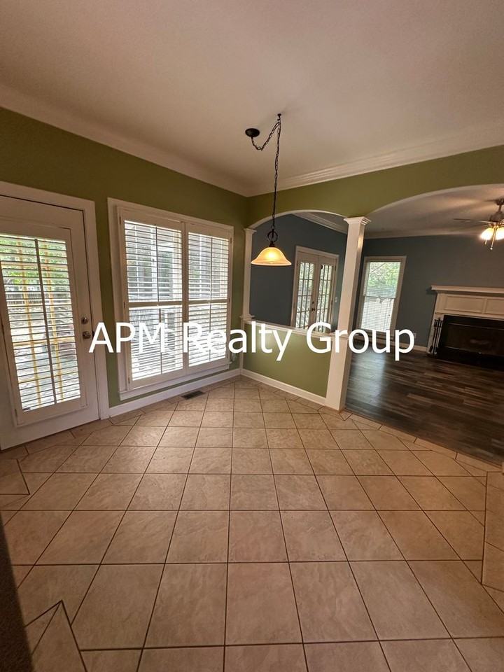 109 Rolling Creek Cir - Photo 4 of 26