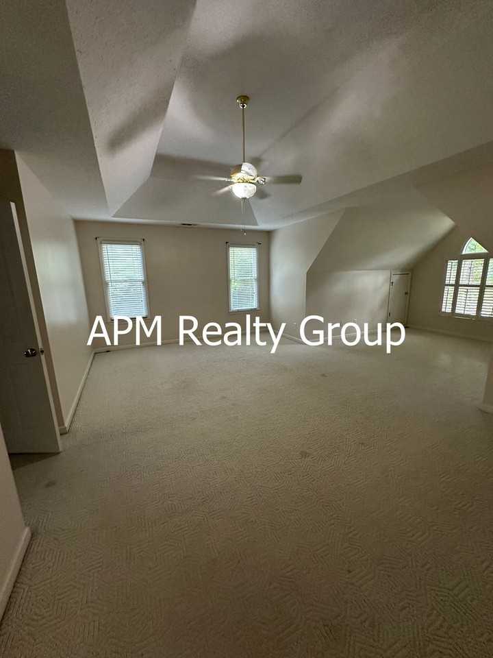 109 Rolling Creek Cir - Photo 7 of 26