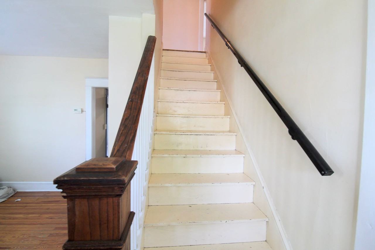 281 Green St - Photo 3 of 25