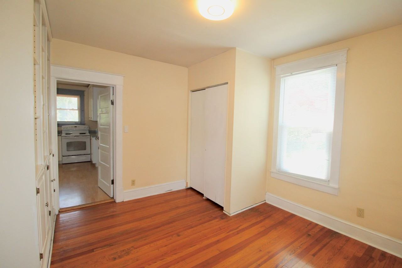 281 Green St - Photo 5 of 25