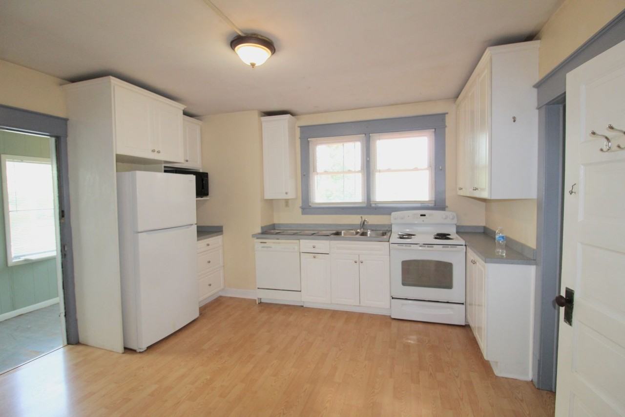 281 Green St - Photo 7 of 25