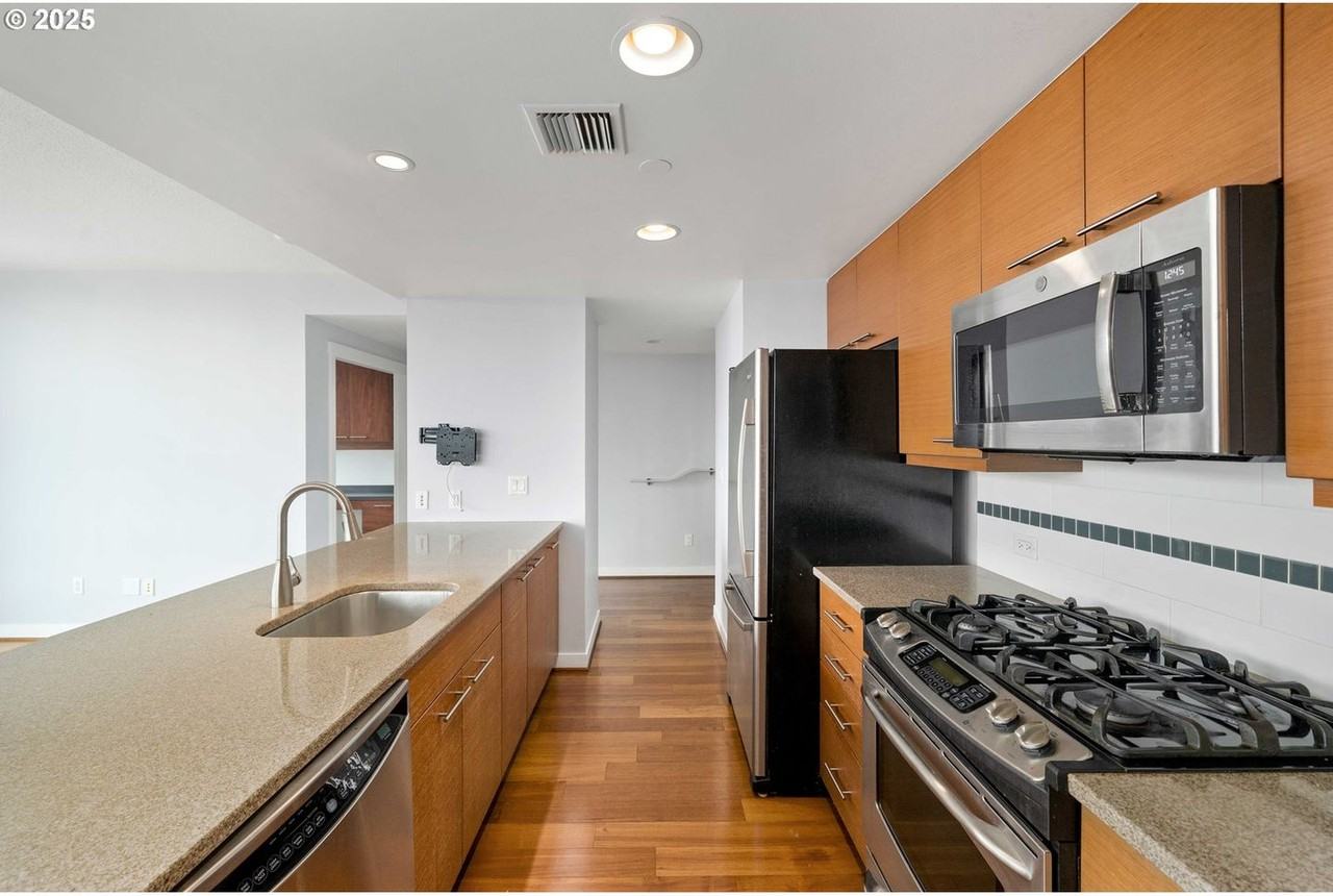 1500 Sw 11th Ave #2401 - Photo 4 of 29