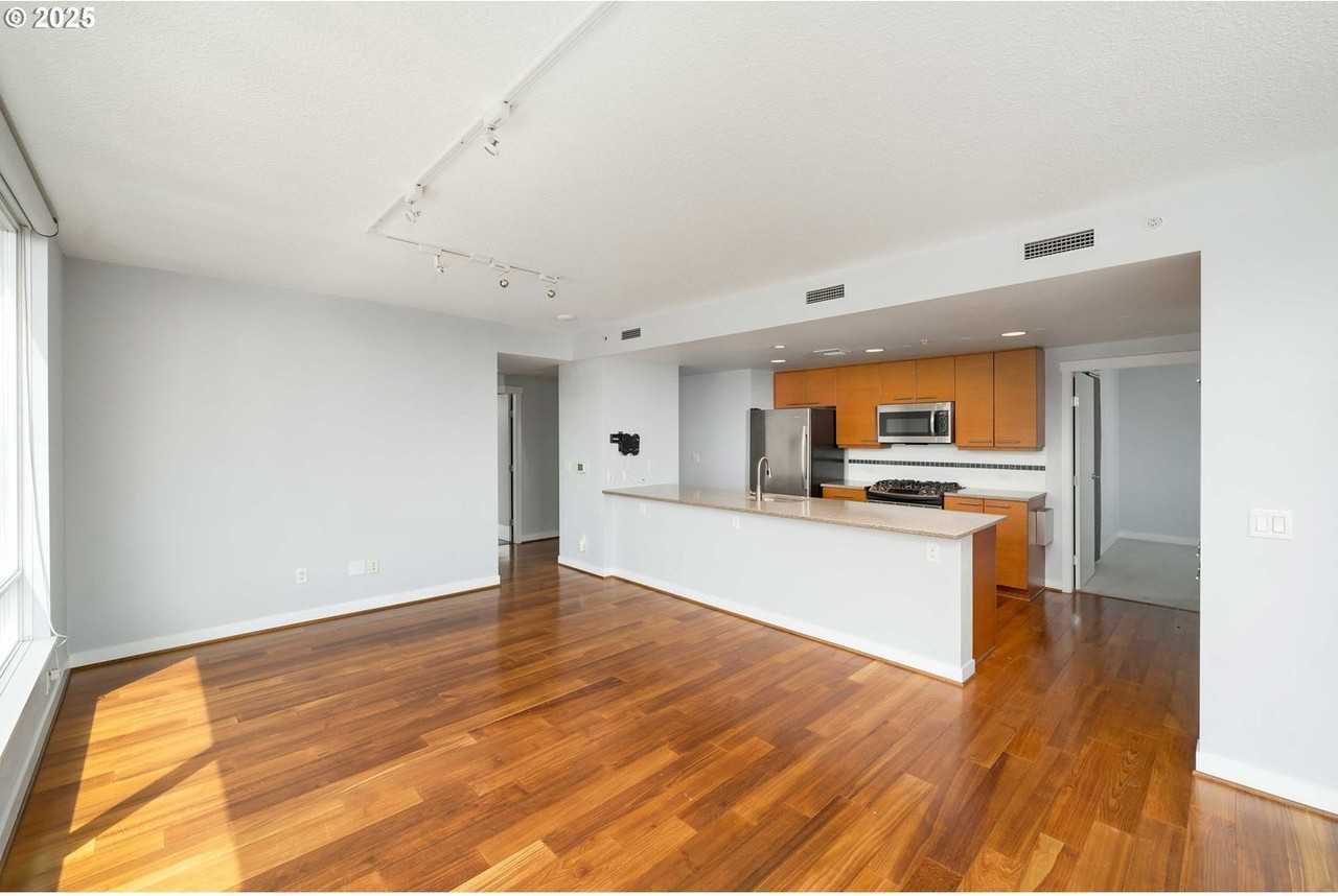 1500 Sw 11th Ave #2401 - Photo 7 of 29