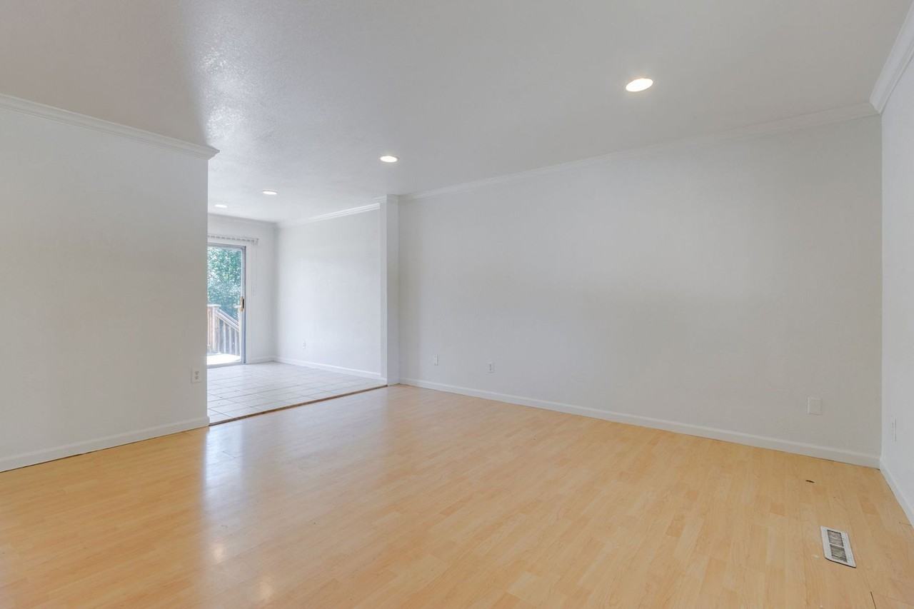 1312 Ash Dr - Photo 5 of 25
