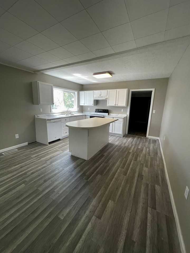 2126 N 15th St - Photo 5 of 15