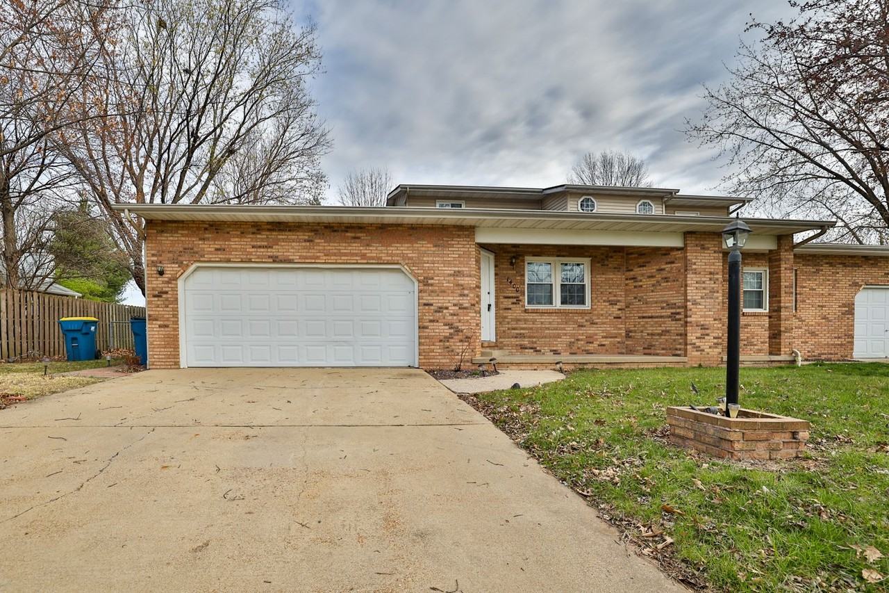 1400 Chancellor Dr - Photo 2 of 26