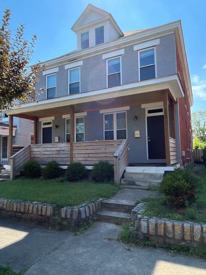 275 Miami Ave - Photo 6 of 25