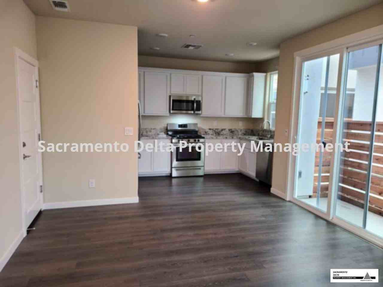 4451 Ocean Ln - Photo 5 of 19
