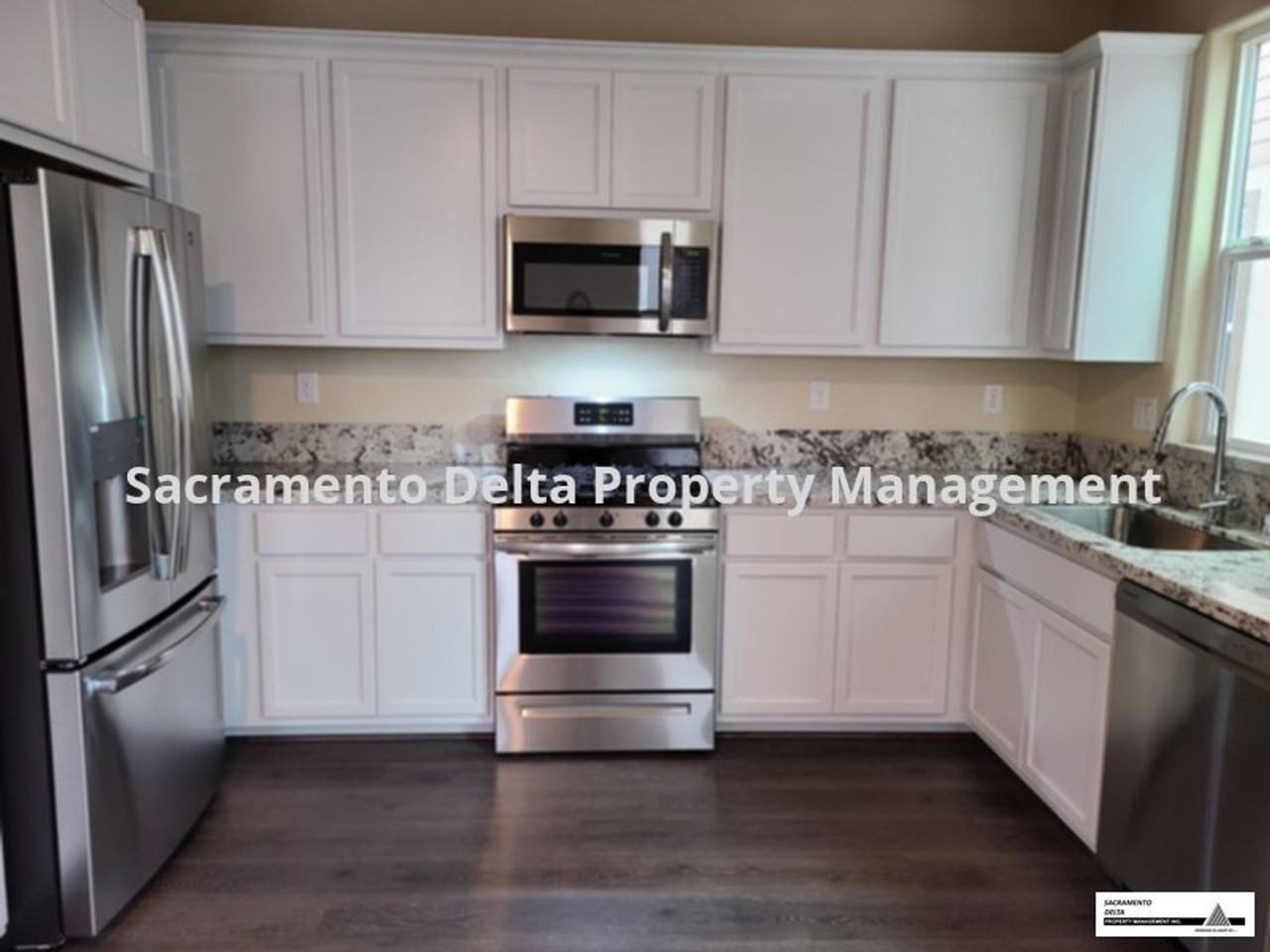 4451 Ocean Ln - Photo 6 of 19