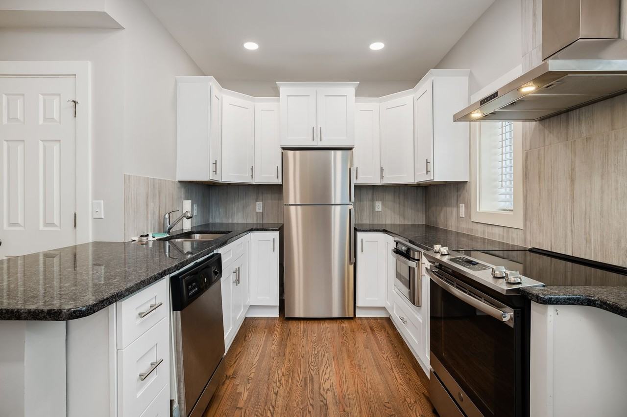 920 Ward Parkway - Photo 7 of 44