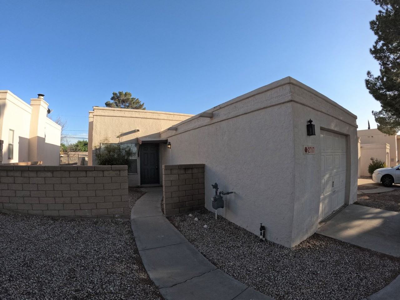 2717 Fairway Dr - Photo 2 of 22
