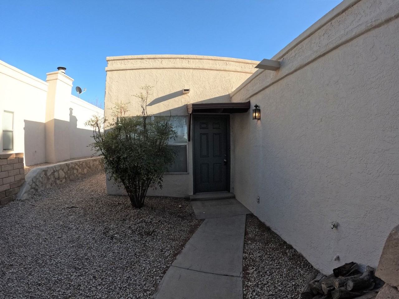 2717 Fairway Dr - Photo 3 of 22