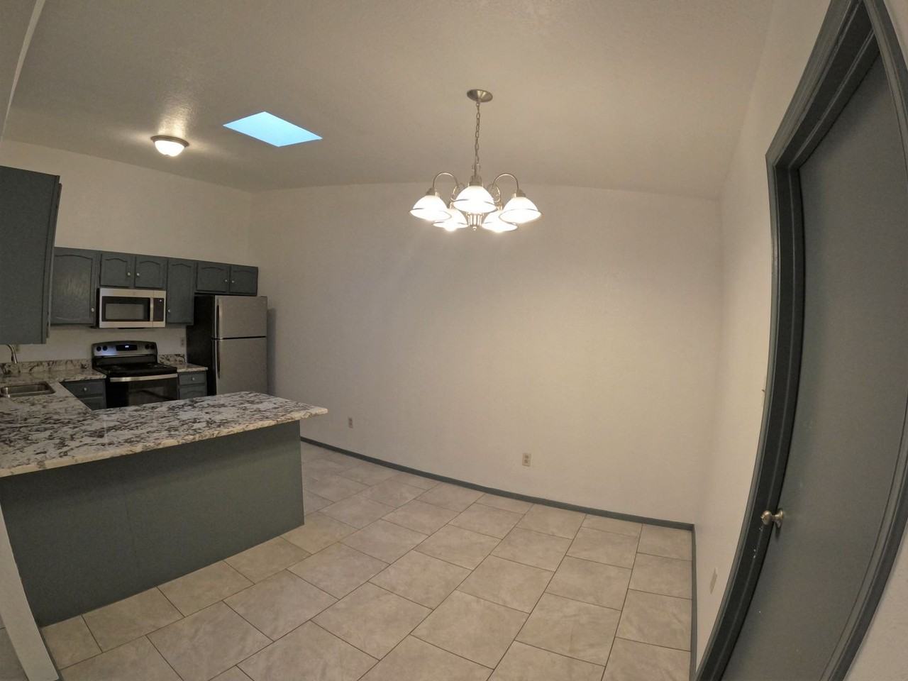 2717 Fairway Dr - Photo 6 of 22
