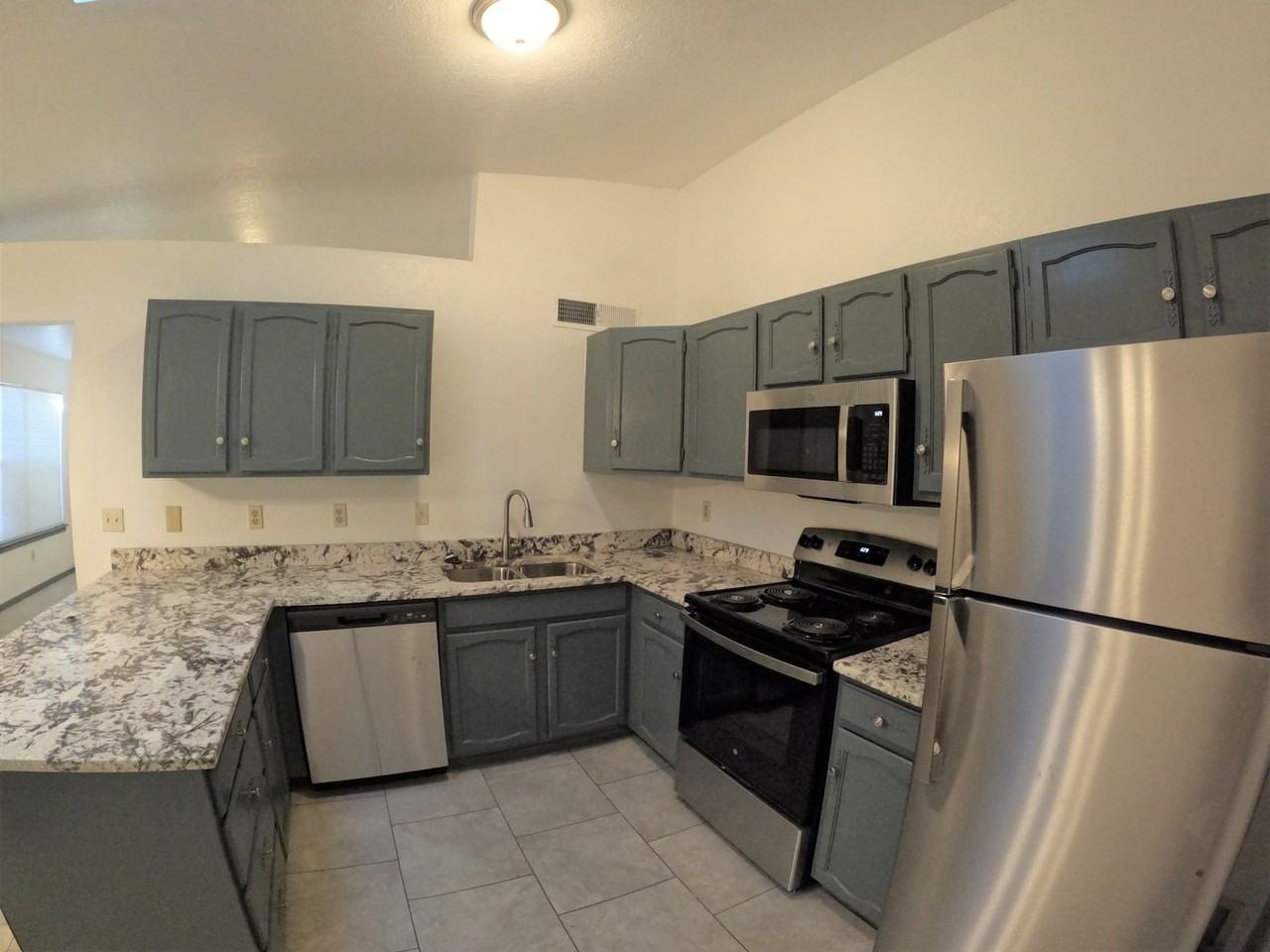 2717 Fairway Dr - Photo 7 of 22
