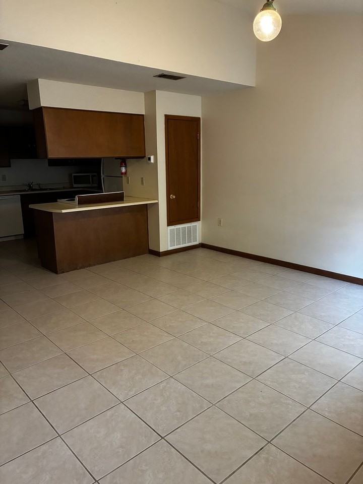 124 Alder Ave Se - Photo 2 of 13