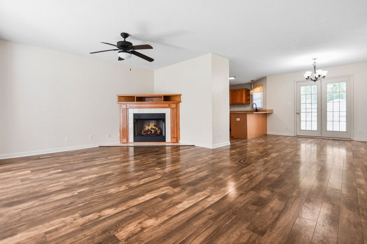 2903 Sarah Beth Ct - Photo 2 of 22
