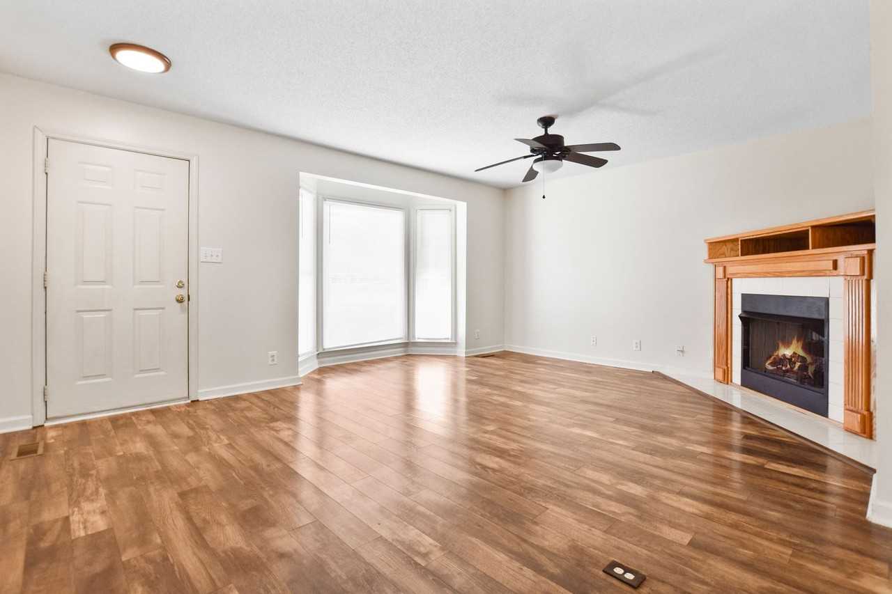 2903 Sarah Beth Ct - Photo 3 of 22