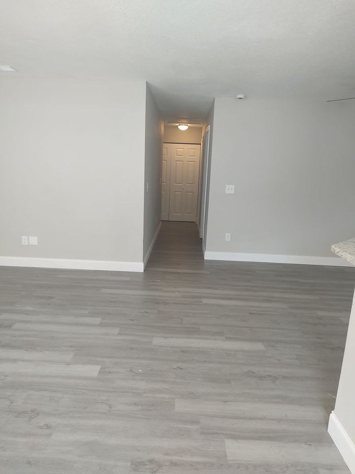 8313 N 10th St - Photo 5 of 20